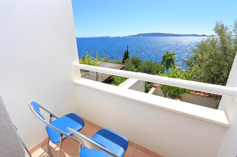 Two-Bedroom Apartment with Terrace and Sea View image 3
