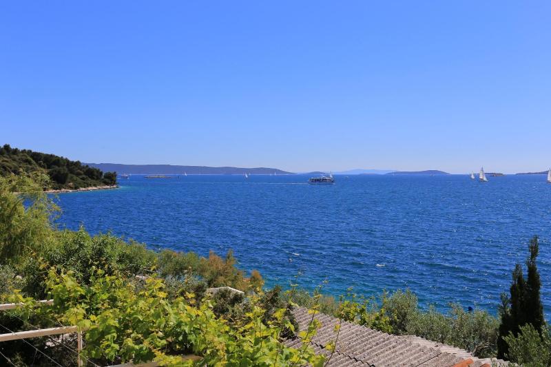 Two-Bedroom Apartment with Terrace and Sea View image 2