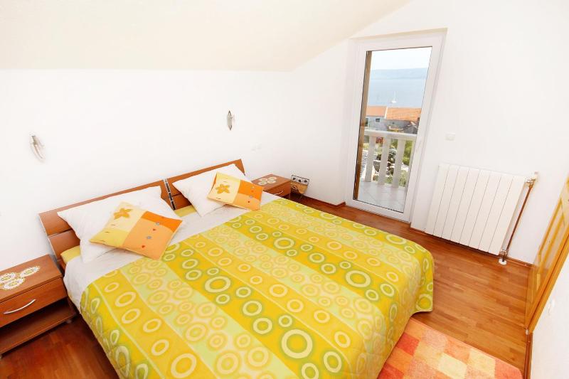Apartments with parking space Bol Brac - 2900 - image 21