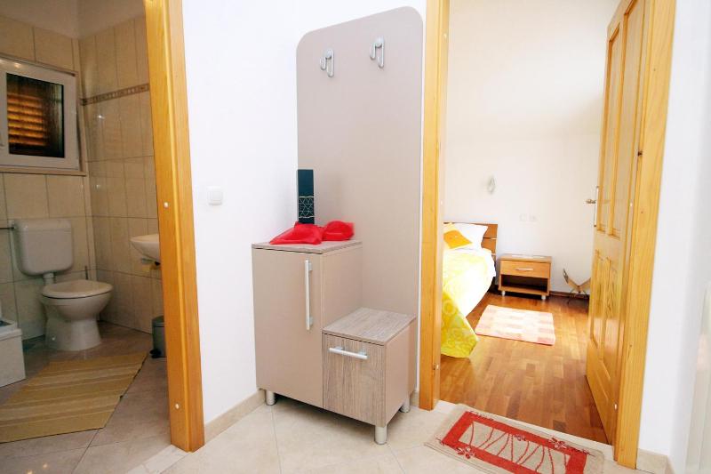 Apartments with parking space Bol Brac - 2900 - image 41