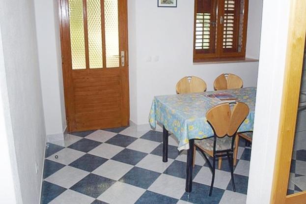 Apartments with parking space Bol Brac - 2900 - image 45