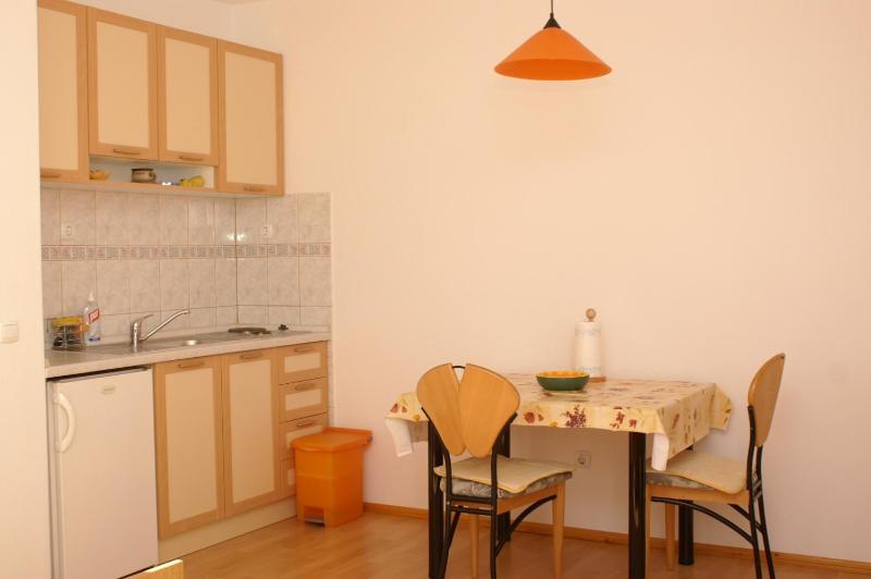 Apartments with parking space Bol Brac - 2900 - image 31
