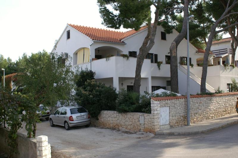 Apartments by the sea Mirca Brac - 2902 - image 38