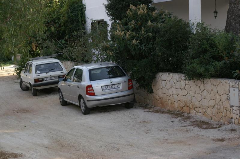 Apartments by the sea Mirca Brac - 2902 - image 4