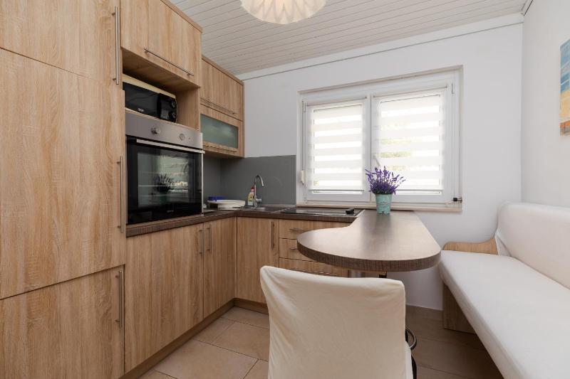 Apartments by the sea Duce Omis - 2992 - image 8