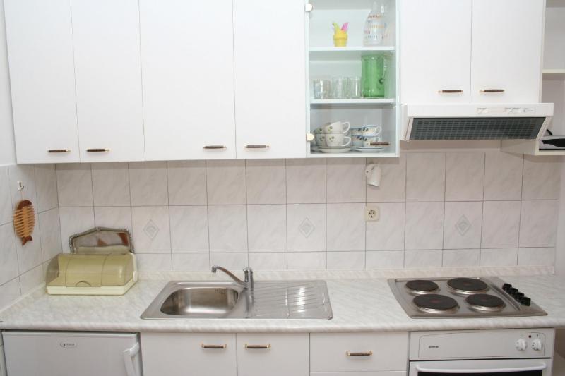 Apartments with parking space Bol Brac - 2884 - image 6