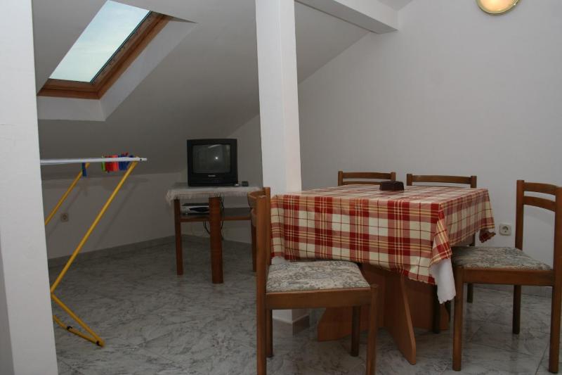 Apartments with parking space Bol Brac - 2884 - image 20