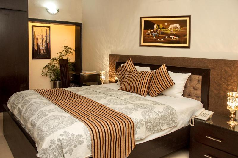 Deluxe Family Room image 2