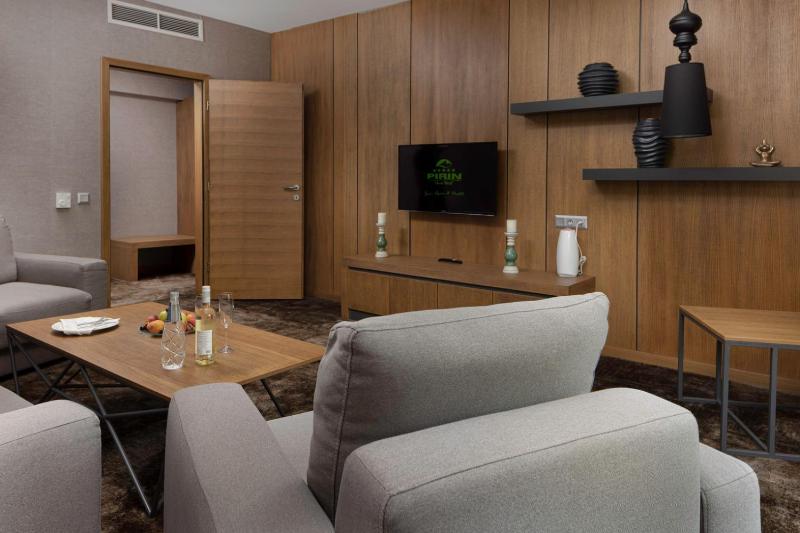 Deluxe Suite with Free Spa Access image 3
