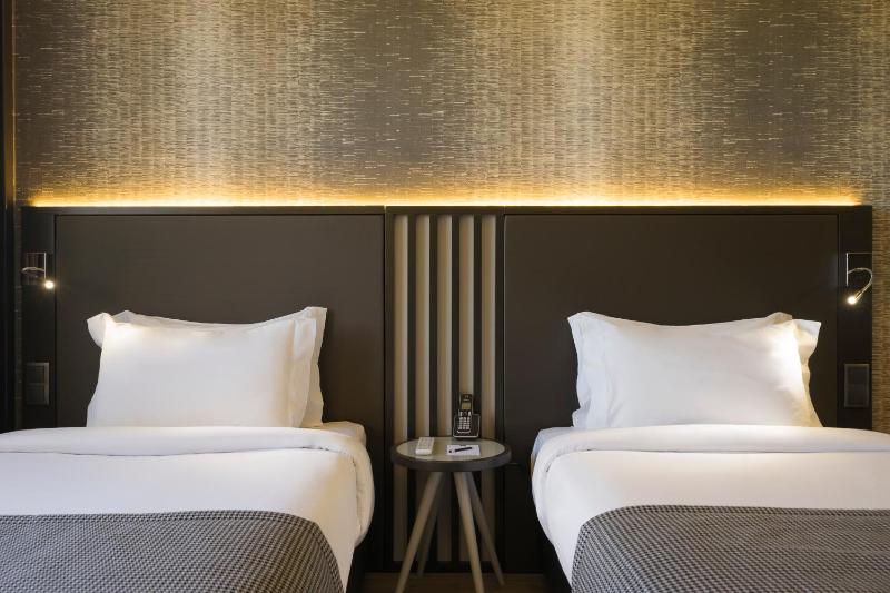 Comfort Twin Room image 1