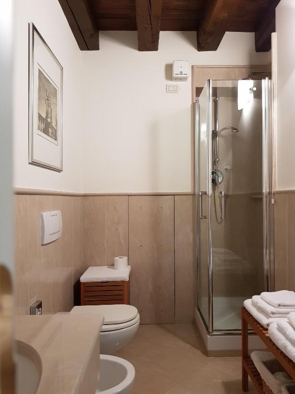 Double Room image 2