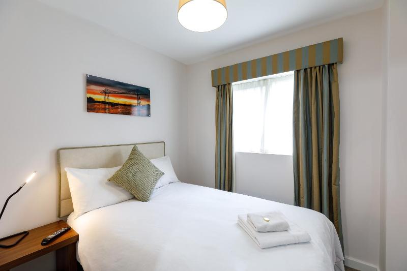 Deluxe Family Suite image 4
