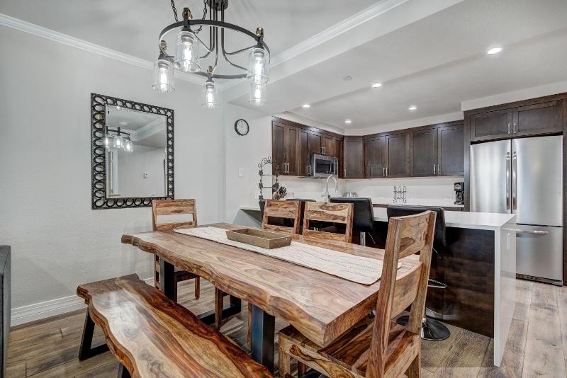 Modern and Updated St James Premium 3 Bedroom Residence condo - image 19