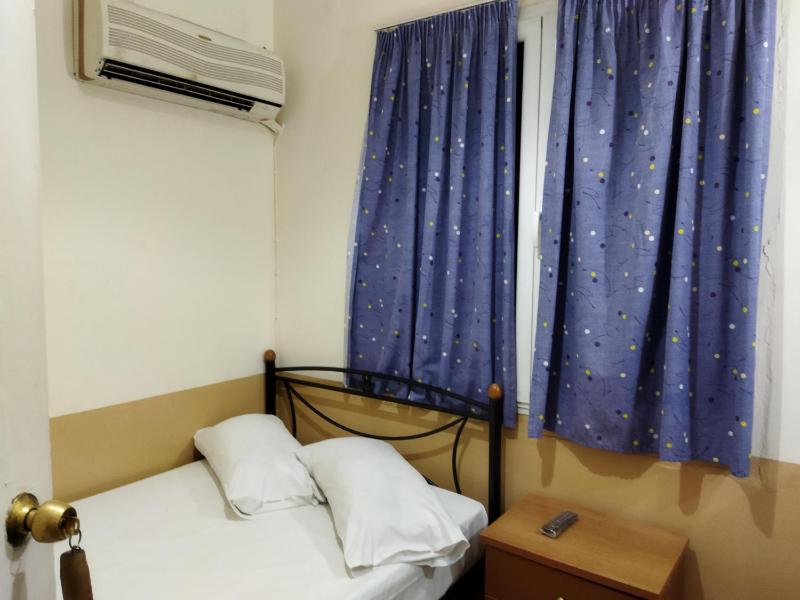 Single Room image 4