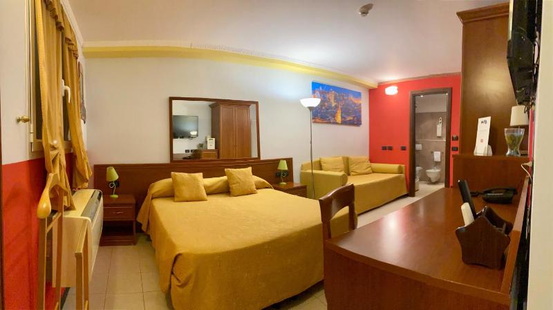 Triple Room image 2