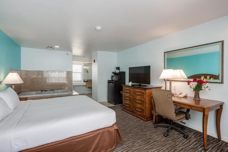 King Room with Partial View image 4