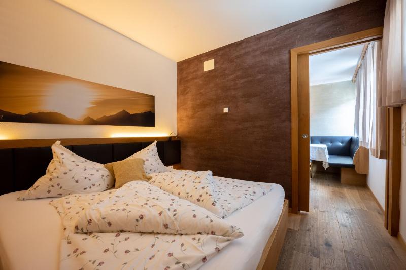 Two-Bedroom Apartment with Balcony image 4