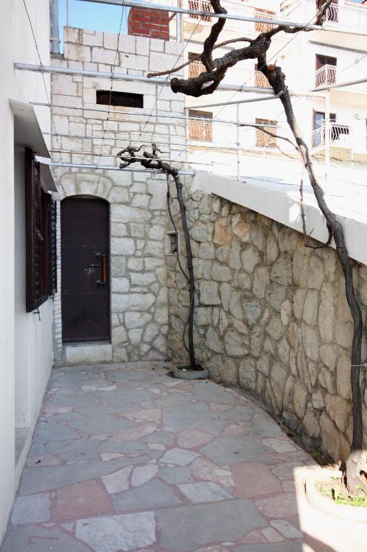 Apartments by the sea Stanici Omis - 2765 - image 22