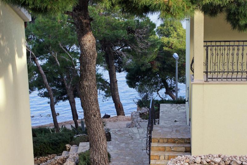 Two-Bedroom Apartment with Terrace and Sea View image 3