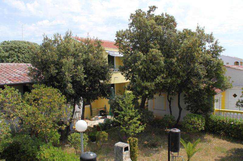 One-Bedroom Apartment with Balcony image 2