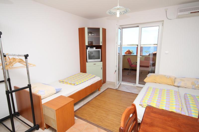 One-Bedroom Apartment with Terrace and Sea View image 1