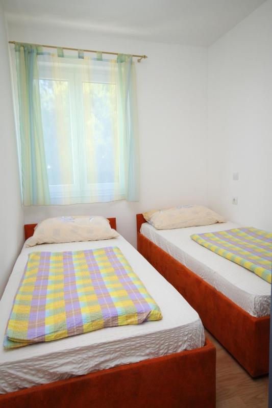 One-Bedroom Apartment with Terrace and Sea View image 3