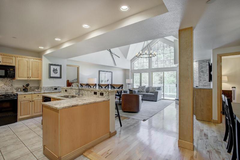 Luxury 4 bedroom Premier Residence at St James Place condo - image 26