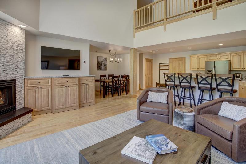 Luxury 4 bedroom Premier Residence at St James Place condo - image 5