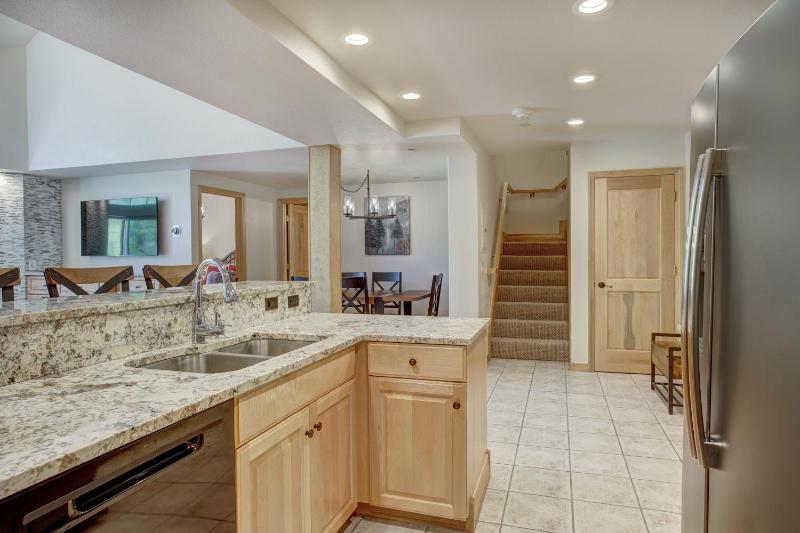 Luxury 4 bedroom Premier Residence at St James Place condo - image 7