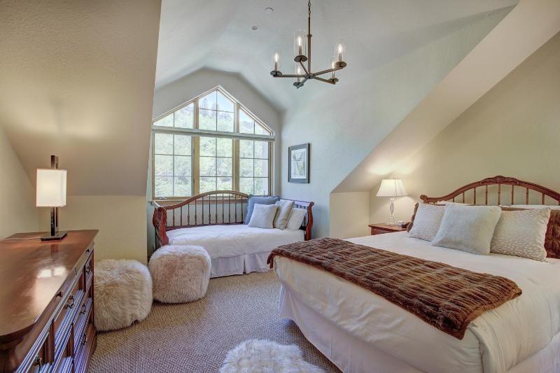Luxury 4 bedroom Premier Residence at St James Place condo - image 23