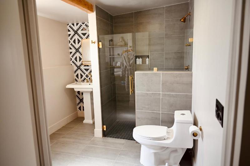 Superior Suite image 3
