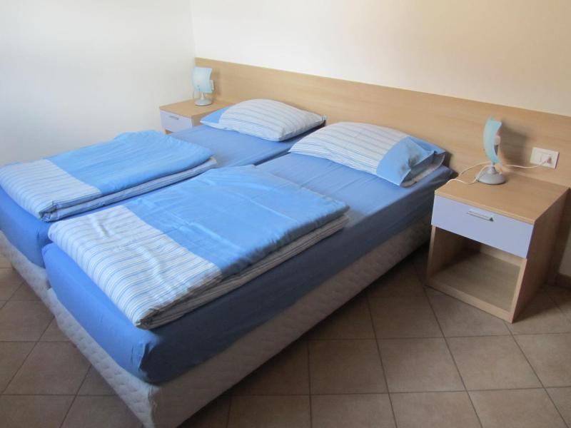 One-Bedroom Apartment image 3