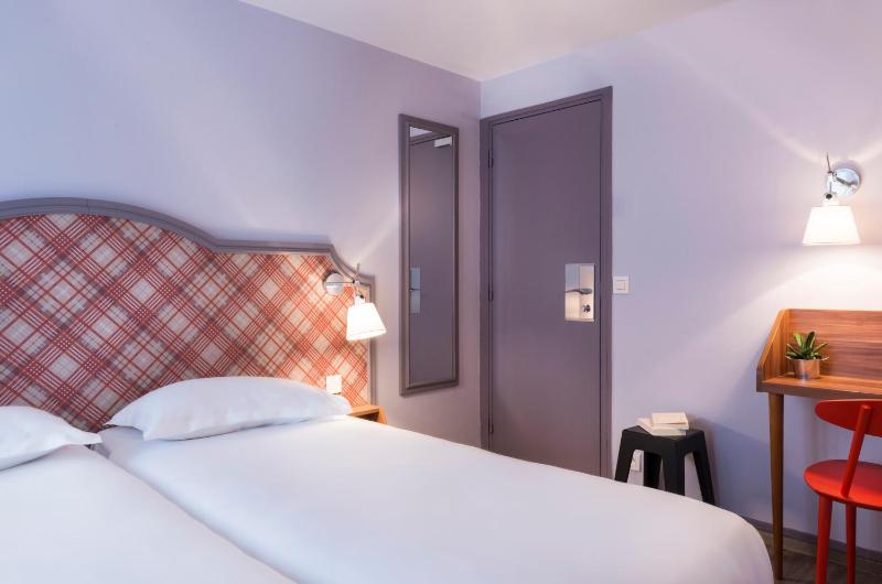 Classic Double or Twin Room image 2