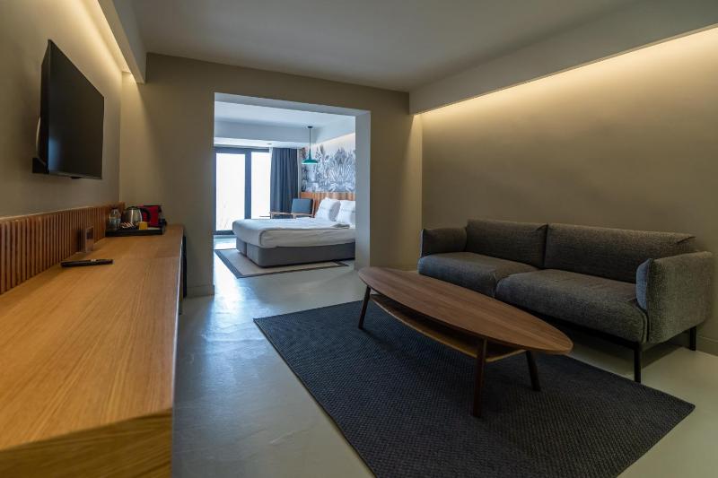 Deluxe Suite with Bosphorus View image 4