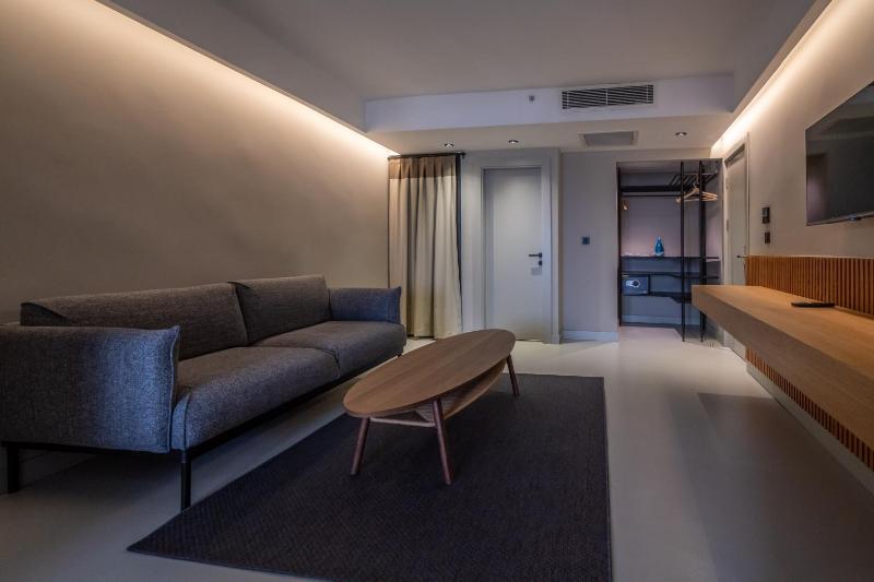 Deluxe Suite with Bosphorus View image 3