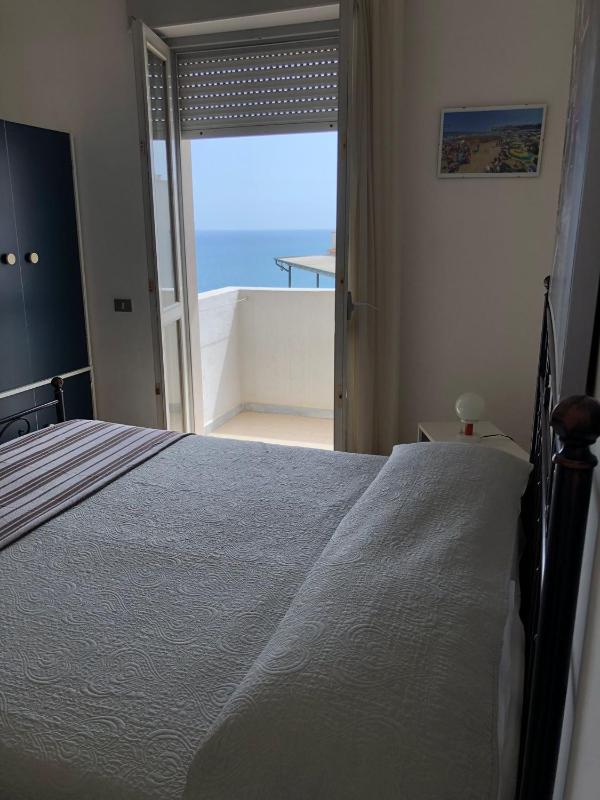 Standard Double Room image 3