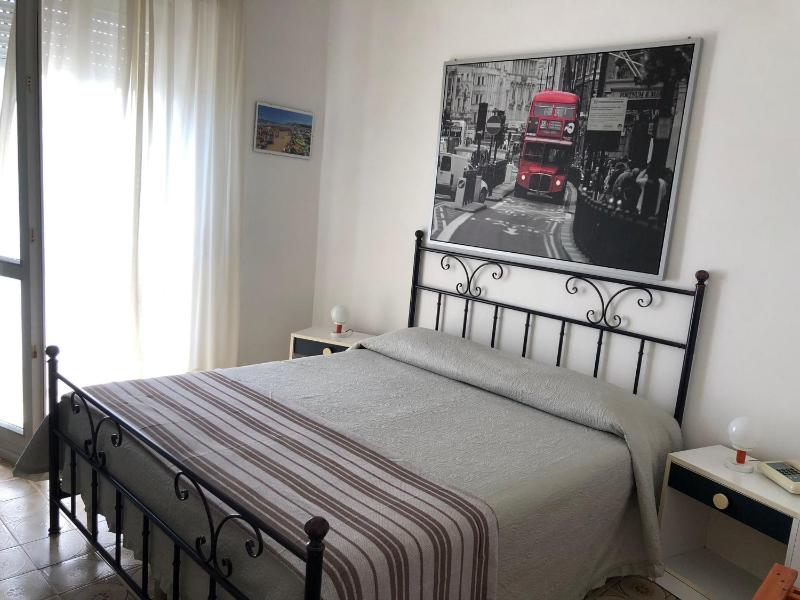 Standard Double Room image 2