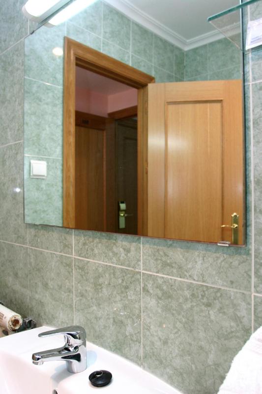 Single Room image 2