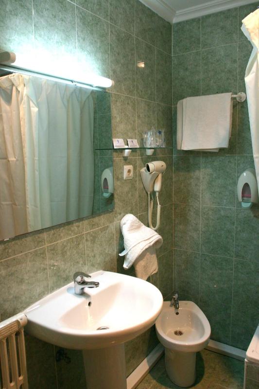 Hotel Cervantes - image 17