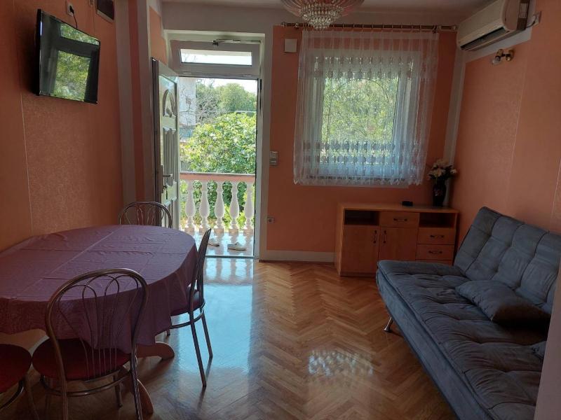 Family One-Bedroom Apartment with Sea View image 1
