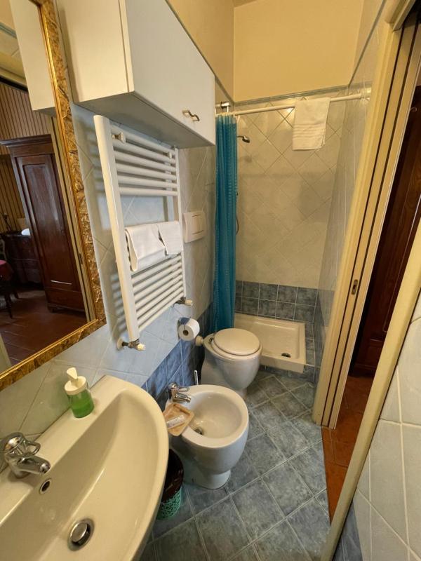 Standard Single Room image 3
