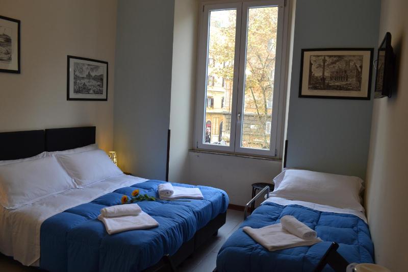 Budget Triple Room image 1