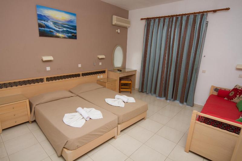 Studio with Pool View (3 Adults)  image 3