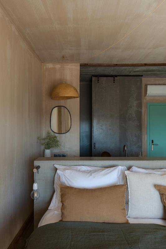 Azenhas do Mar Valley House - image 2