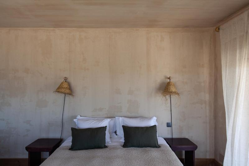 Azenhas do Mar Valley House - image 7