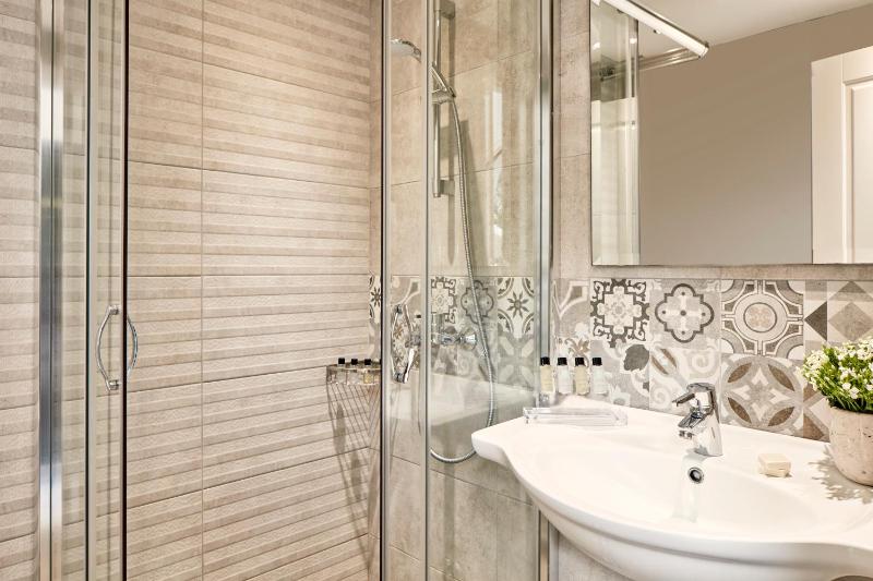 Fabulous Bay - Sea View Room image 3