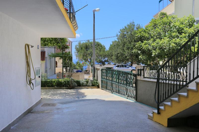 Apartment with Terrace and Sea View image 3