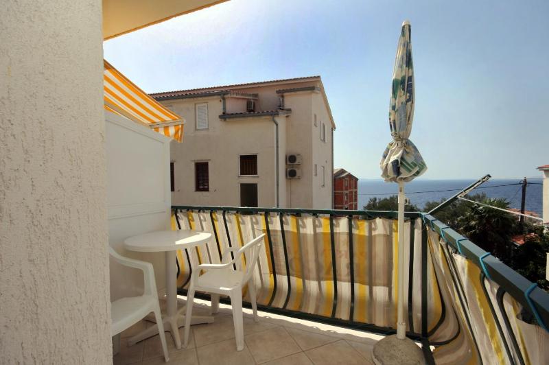 Studio with Balcony and Sea View image 3