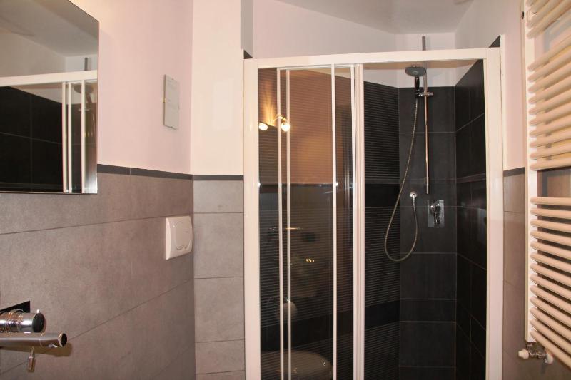 One-Bedroom Apartment (4 Adults) image 2