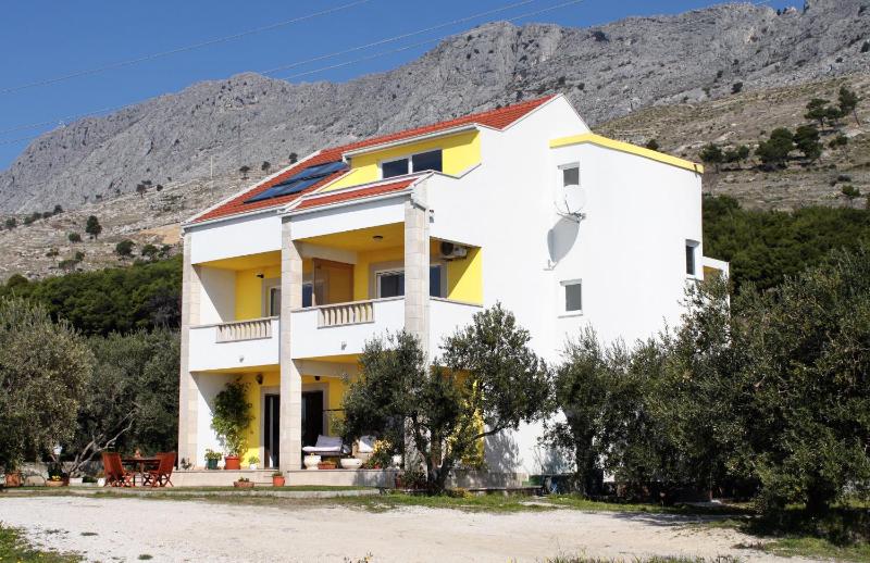 Apartments with a parking space Duce, Omis - 2778 Images
